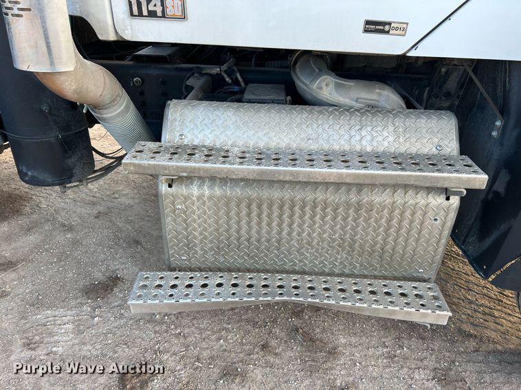 image for item DQ2344 2012 Freightliner 114SD  roll-off container truck