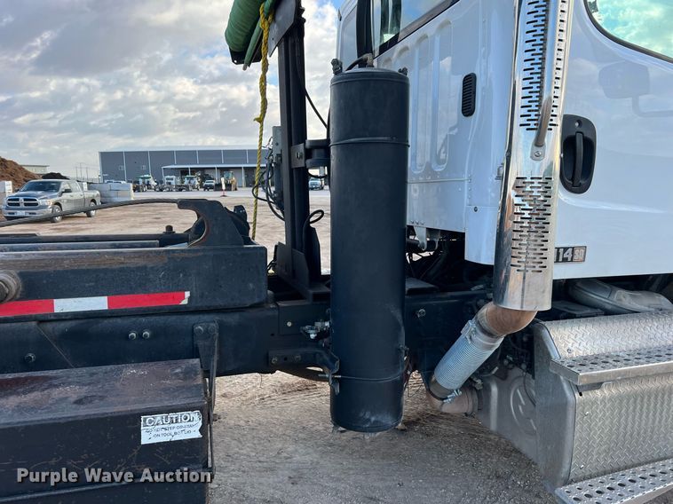 image for item DQ2344 2012 Freightliner 114SD  roll-off container truck