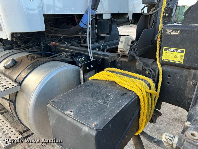 image for item DQ2344 2012 Freightliner 114SD  roll-off container truck