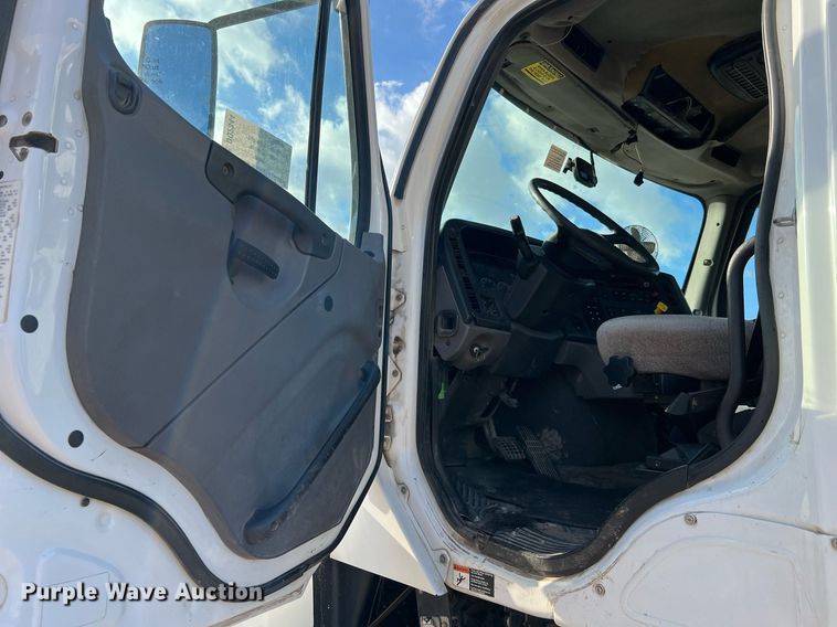 image for item DQ2344 2012 Freightliner 114SD  roll-off container truck