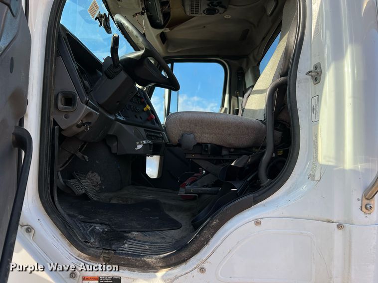 image for item DQ2344 2012 Freightliner 114SD  roll-off container truck