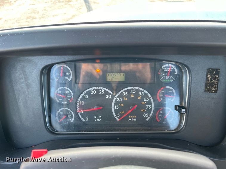 image for item DQ2344 2012 Freightliner 114SD  roll-off container truck