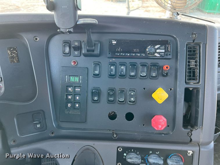 image for item DQ2344 2012 Freightliner 114SD  roll-off container truck