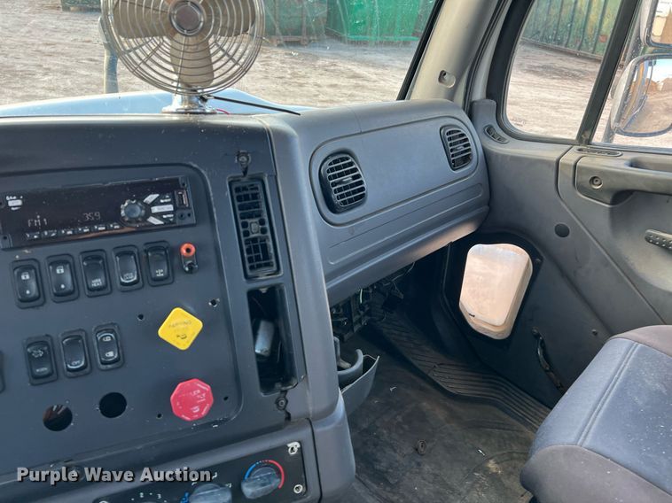 image for item DQ2344 2012 Freightliner 114SD  roll-off container truck