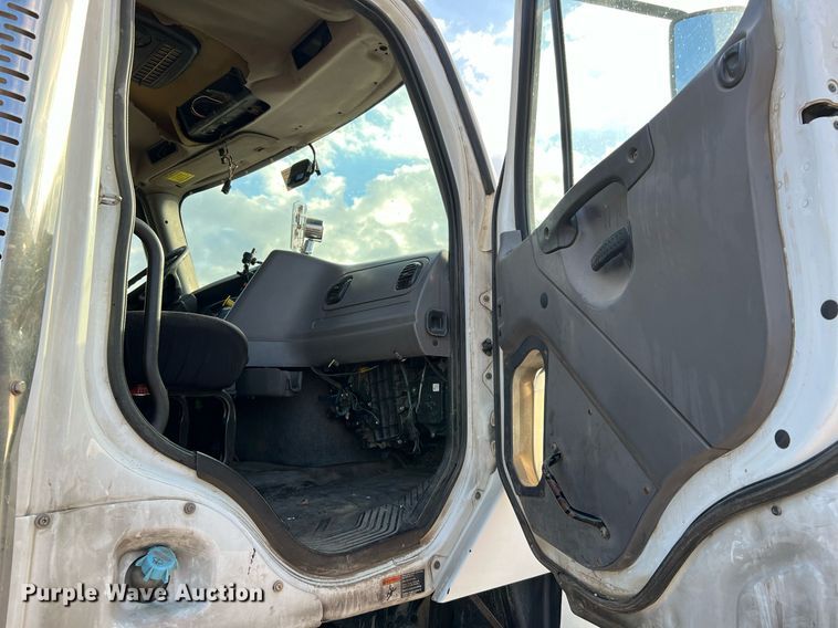 image for item DQ2344 2012 Freightliner 114SD  roll-off container truck