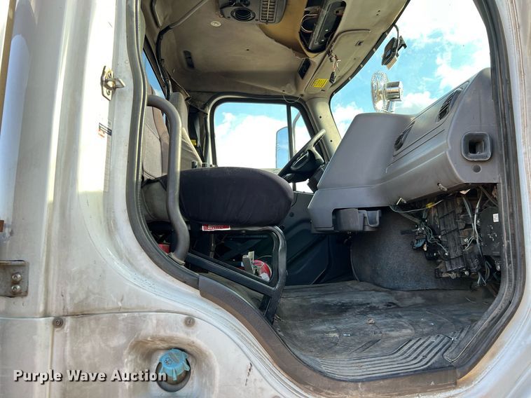 image for item DQ2344 2012 Freightliner 114SD  roll-off container truck