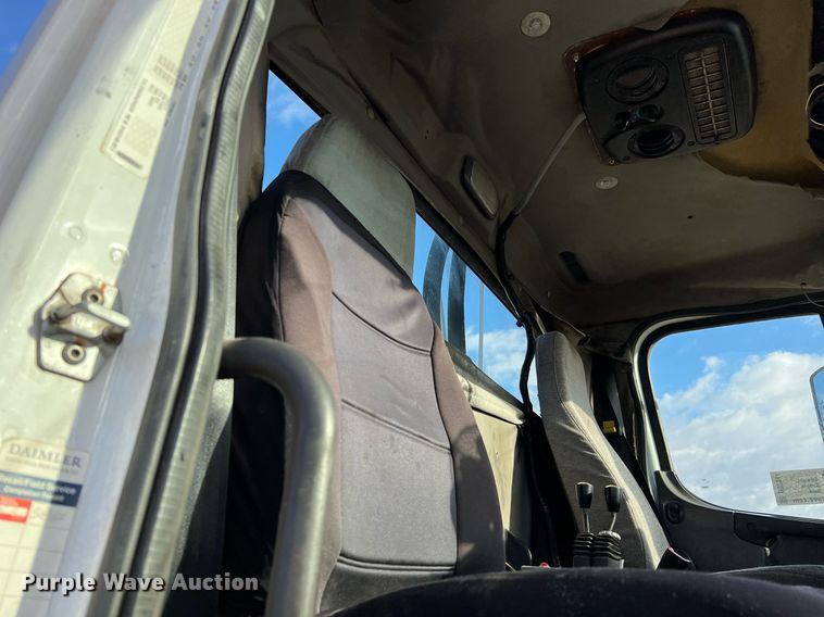 image for item DQ2344 2012 Freightliner 114SD  roll-off container truck