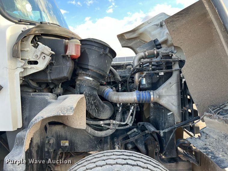 image for item DQ2344 2012 Freightliner 114SD  roll-off container truck