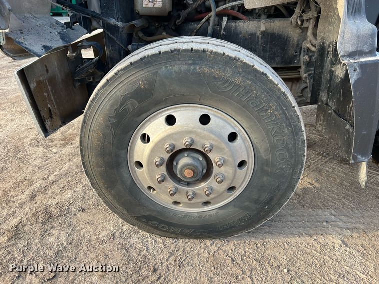 image for item DQ2344 2012 Freightliner 114SD  roll-off container truck