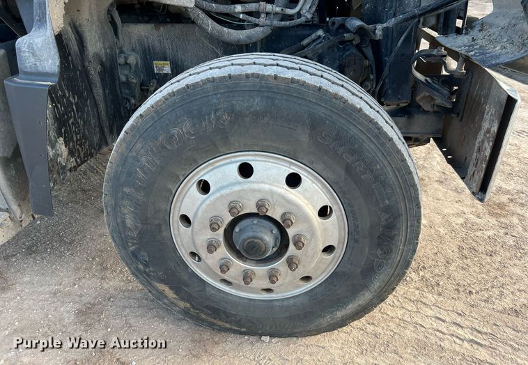 image for item DQ2344 2012 Freightliner 114SD  roll-off container truck