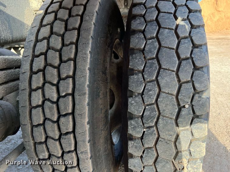 image for item DQ2344 2012 Freightliner 114SD  roll-off container truck