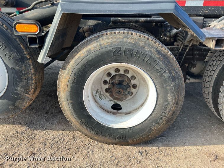 image for item DQ2344 2012 Freightliner 114SD  roll-off container truck