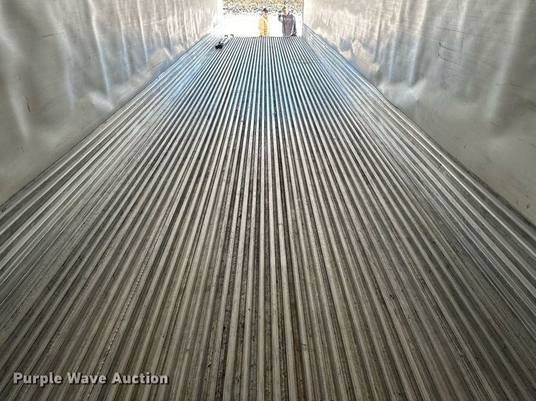 image for item DQ7408 2015 Utility  refrigerated van trailer