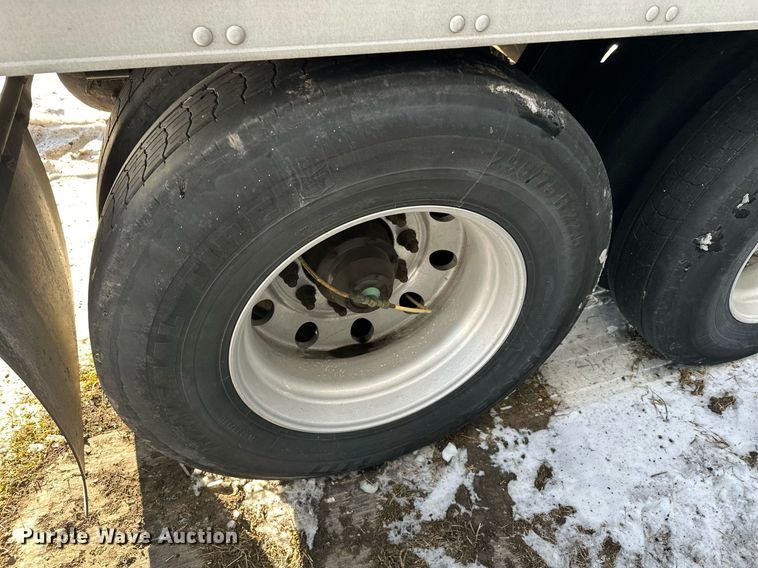 image for item DQ7408 2015 Utility  refrigerated van trailer