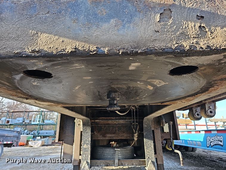 image for item DQ8498 2007 Fontaine  drop deck trailer