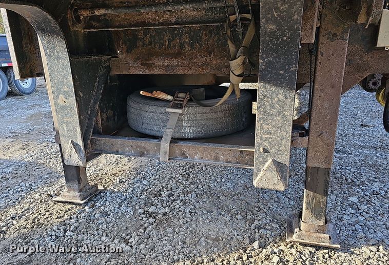 image for item DQ8498 2007 Fontaine  drop deck trailer