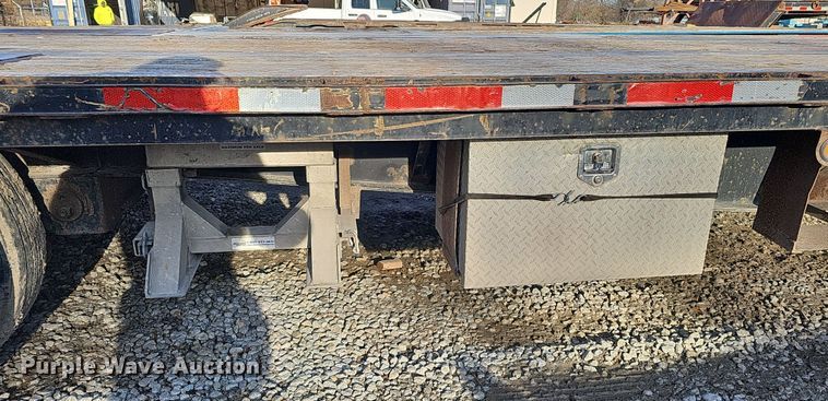 image for item DQ8498 2007 Fontaine  drop deck trailer