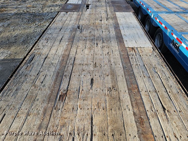 image for item DQ8498 2007 Fontaine  drop deck trailer