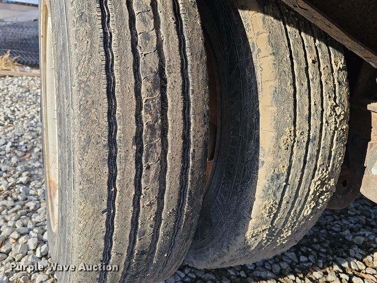 image for item DQ8498 2007 Fontaine  drop deck trailer