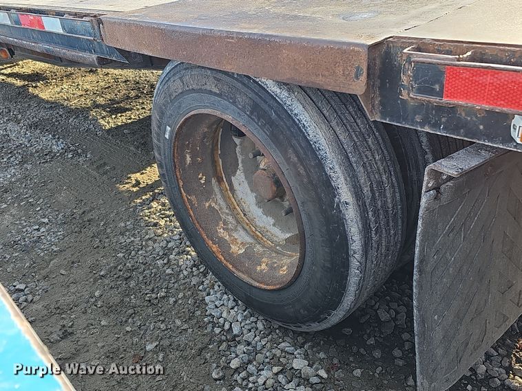 image for item DQ8498 2007 Fontaine  drop deck trailer