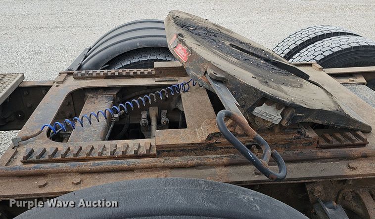 image for item DQ8554 2000 Peterbilt 379  semi truck