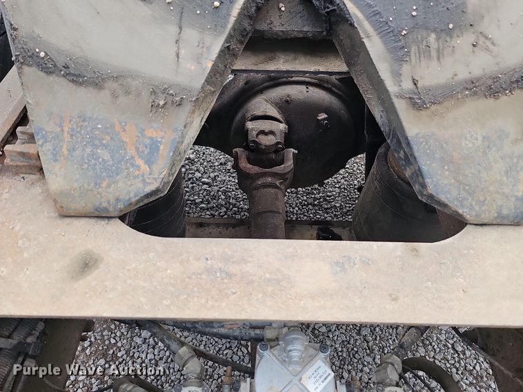 image for item DQ8554 2000 Peterbilt 379  semi truck