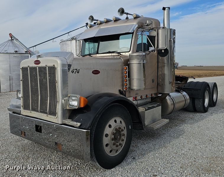image for item DQ8554 2000 Peterbilt 379  semi truck