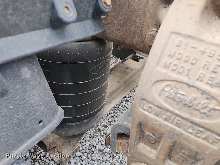 image for item DQ8554 2000 Peterbilt 379  semi truck