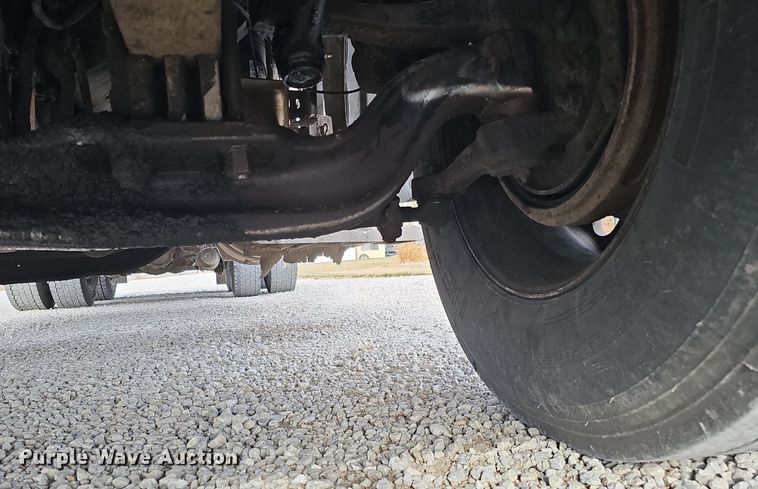 image for item DQ8554 2000 Peterbilt 379  semi truck