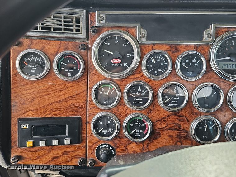 image for item DQ8554 2000 Peterbilt 379  semi truck