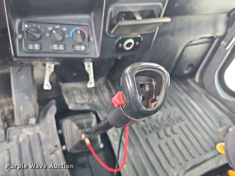 image for item DQ8554 2000 Peterbilt 379  semi truck