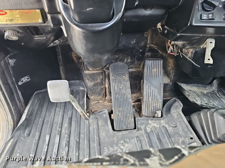 image for item DQ8554 2000 Peterbilt 379  semi truck