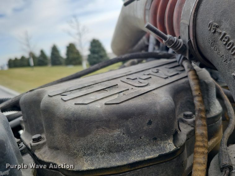 image for item DQ8554 2000 Peterbilt 379  semi truck