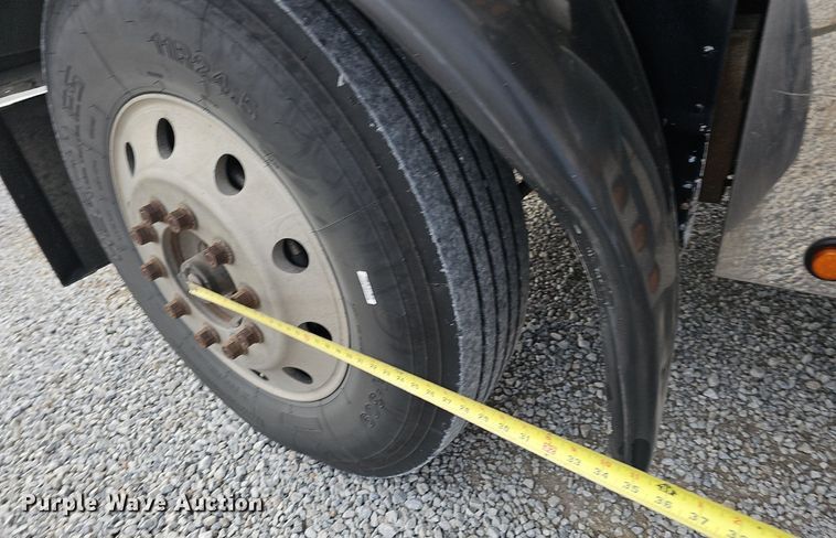 image for item DQ8554 2000 Peterbilt 379  semi truck