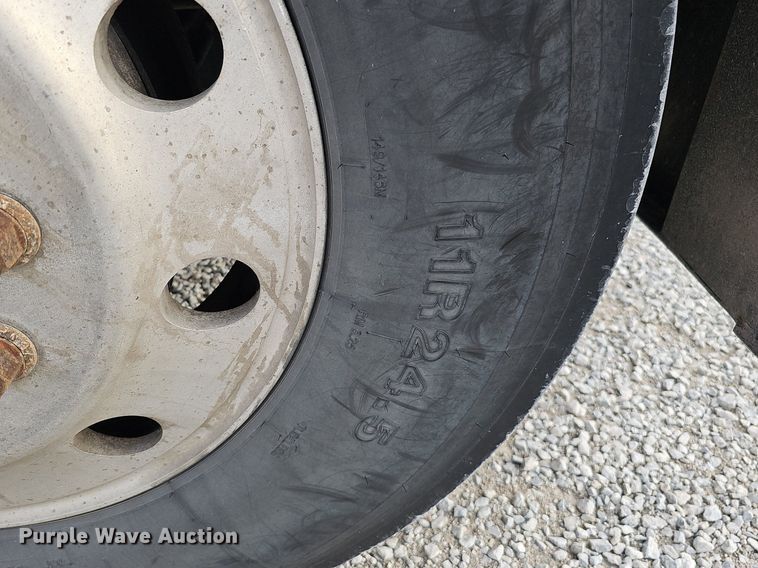 image for item DQ8554 2000 Peterbilt 379  semi truck