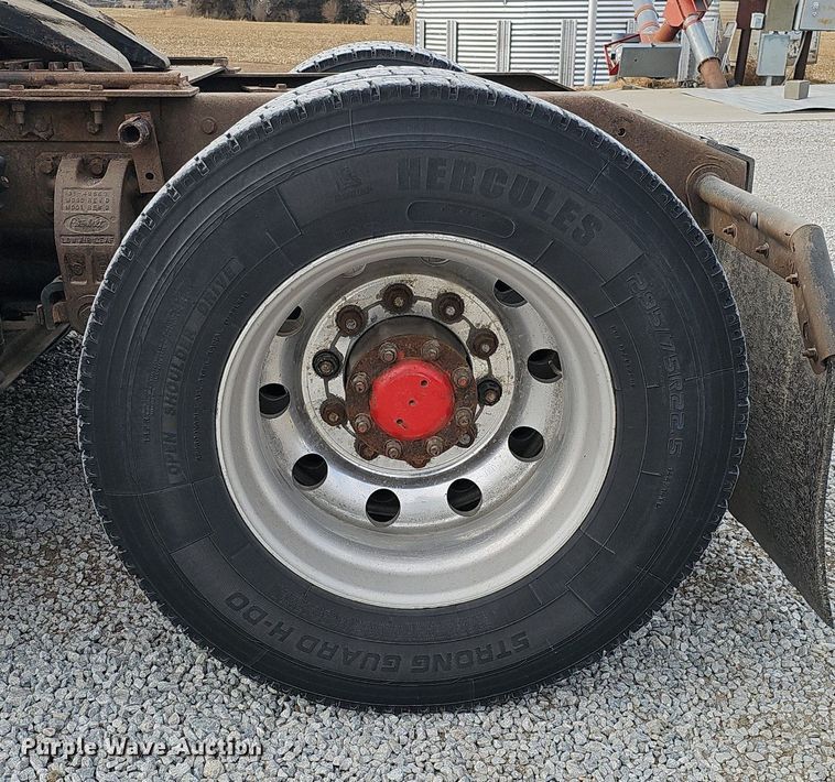 image for item DQ8554 2000 Peterbilt 379  semi truck