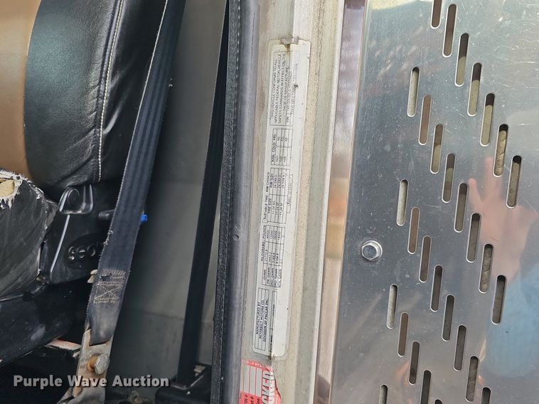 image for item DQ8554 2000 Peterbilt 379  semi truck