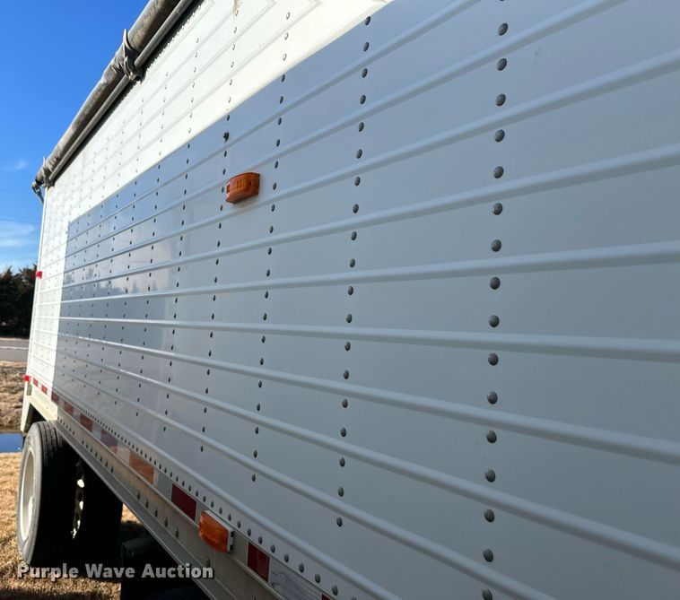 image for item EK9878 2011 Wilson DWH-500  grain trailer