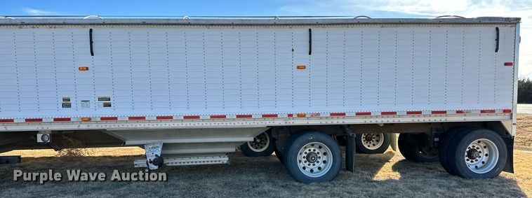 image for item EK9878 2011 Wilson DWH-500  grain trailer