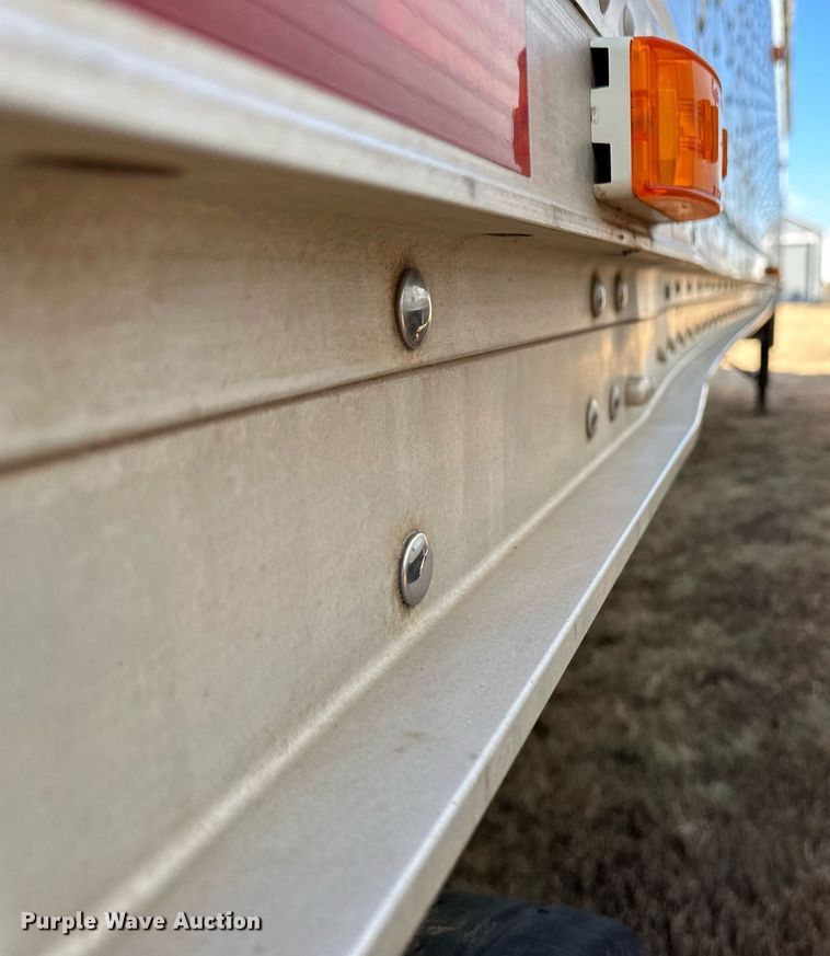 image for item EK9878 2011 Wilson DWH-500  grain trailer