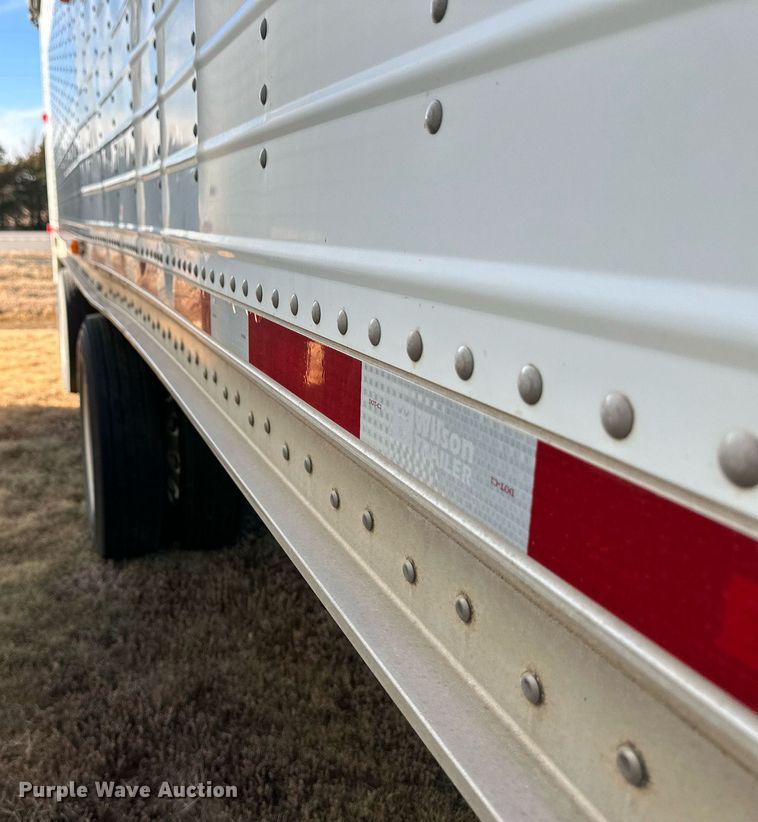 image for item EK9878 2011 Wilson DWH-500  grain trailer