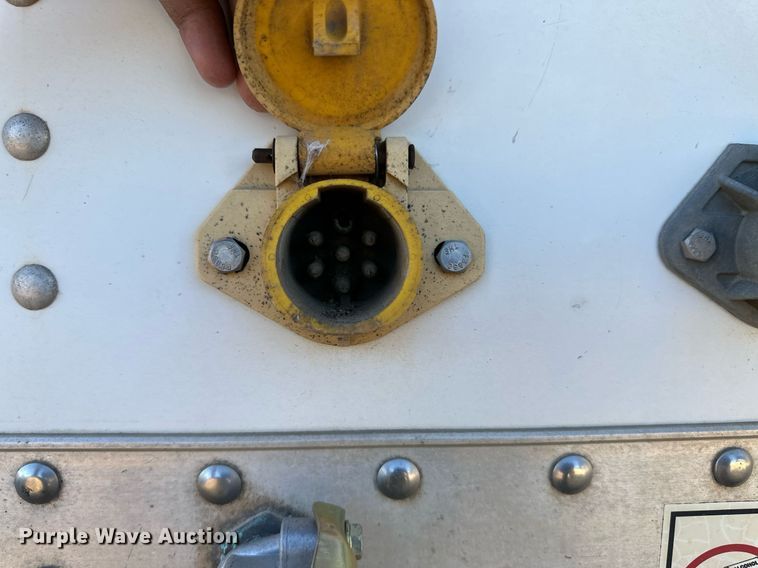 image for item EK9878 2011 Wilson DWH-500  grain trailer