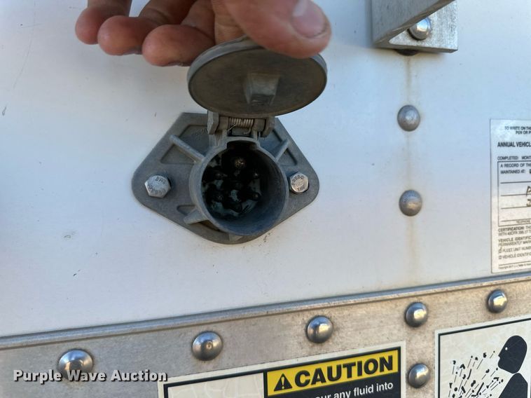 image for item EK9878 2011 Wilson DWH-500  grain trailer