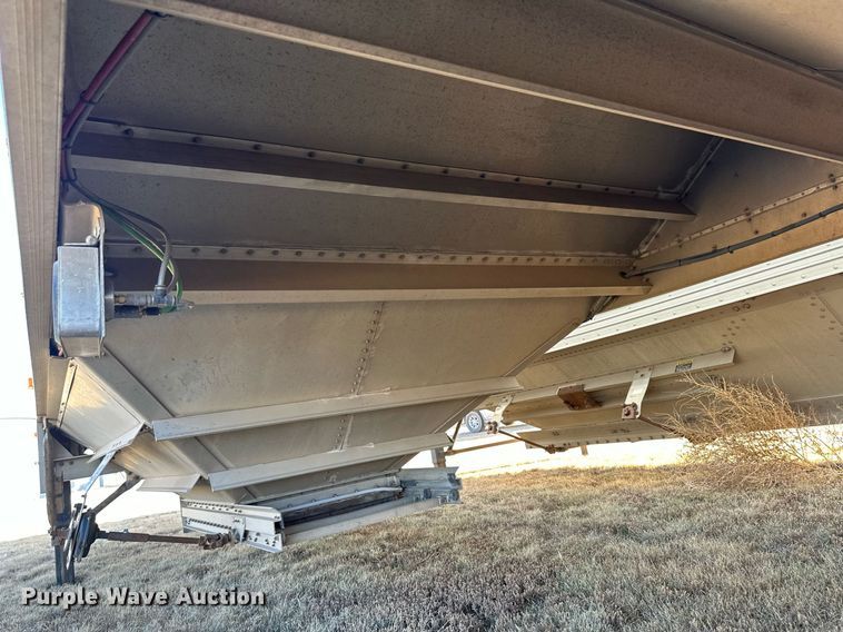 image for item EK9878 2011 Wilson DWH-500  grain trailer
