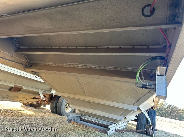 image for item EK9878 2011 Wilson DWH-500  grain trailer