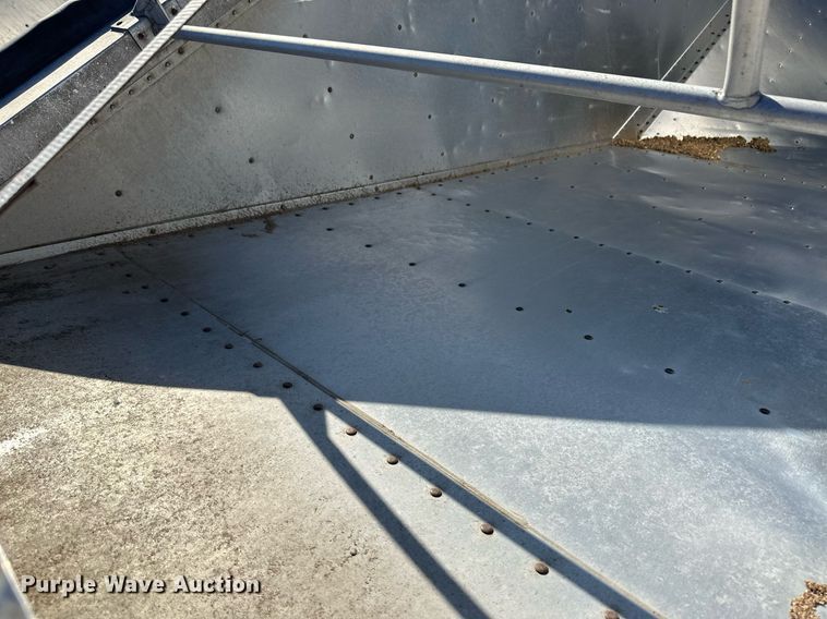 image for item EK9878 2011 Wilson DWH-500  grain trailer