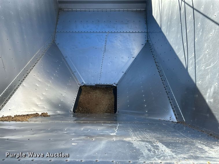 image for item EK9878 2011 Wilson DWH-500  grain trailer