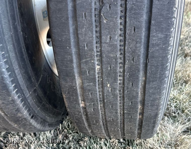 image for item EK9878 2011 Wilson DWH-500  grain trailer