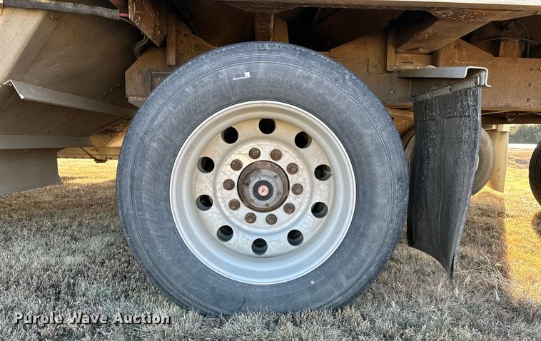 image for item EK9878 2011 Wilson DWH-500  grain trailer