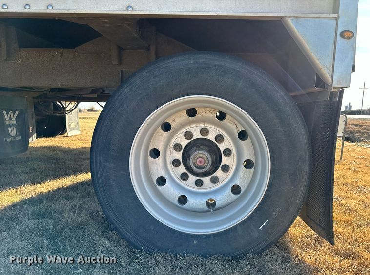image for item EK9878 2011 Wilson DWH-500  grain trailer